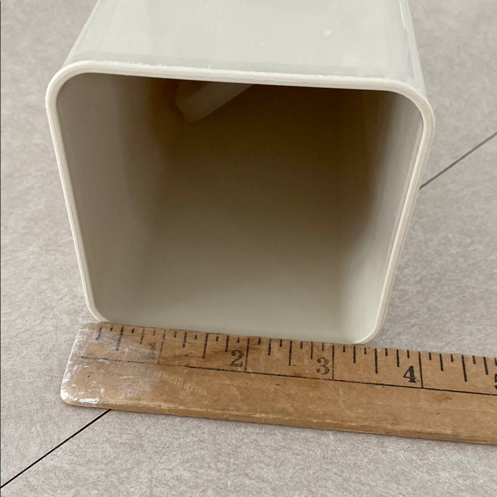 Tupperware White Food Storage Container - Picture 5 of 5